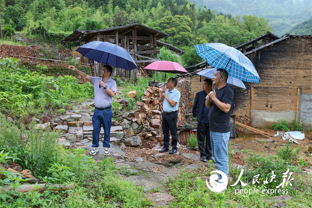 福建武夷山：开展地质灾害点巡查，保障···