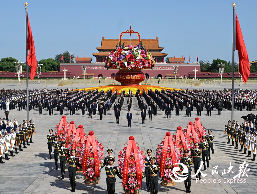 习近平等党和国家领导人出席烈士纪念日向人民英雄敬献花篮仪式