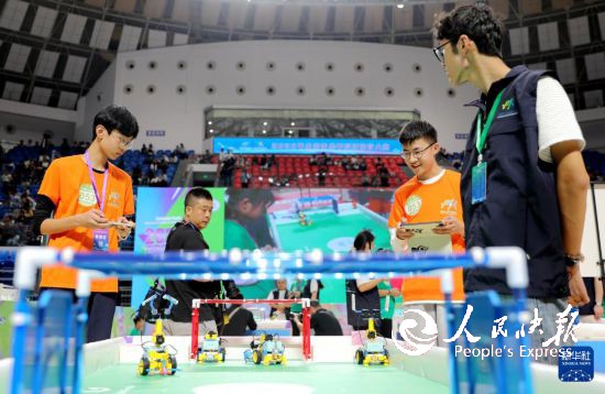 双节假期 科技添彩