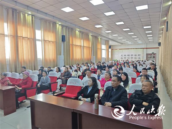 百日砺剑铸锋芒 家校同心赴新章——平···