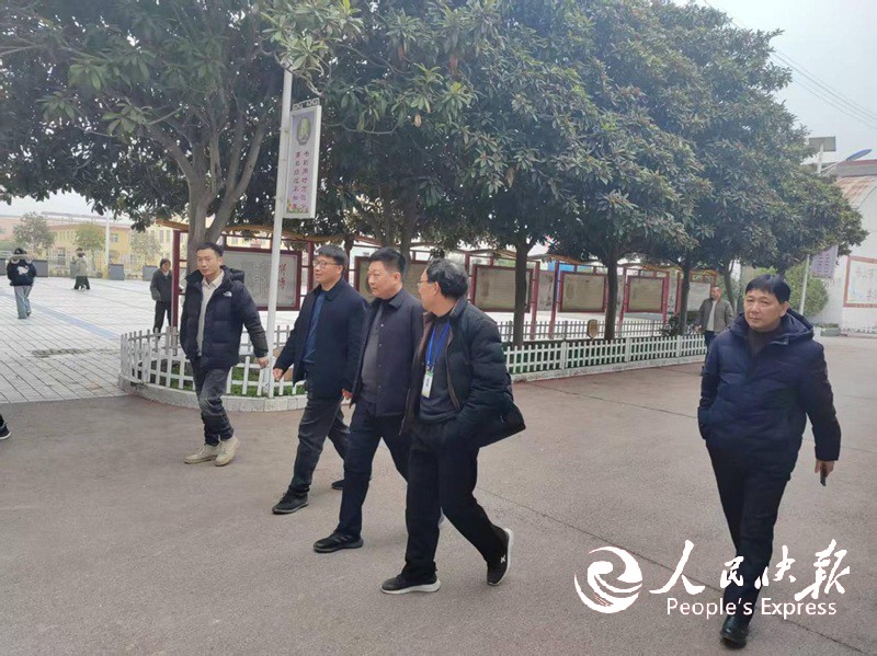 严排查守底线 护师生“舌尖安全”